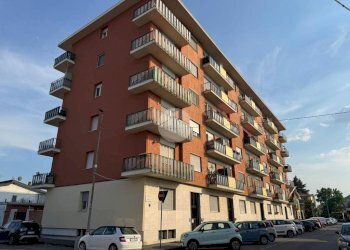 Three-room apartment Via Mincio, Settimo Torinese - photo 1