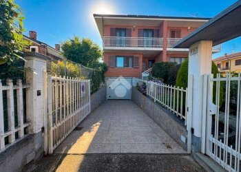 Villa a Schiera Via Gozzano, San Francesco al Campo - foto 1