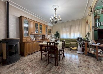 Apartment Via beinasco, None - photo 2