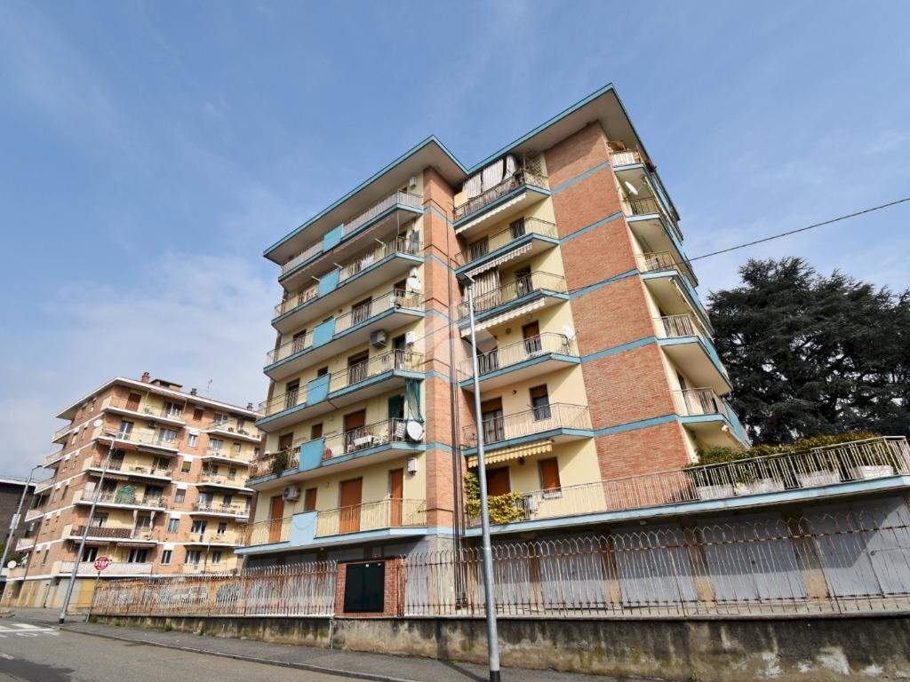 Four-room apartment Via Alcide de Gasperi, Ivrea - photo 1
