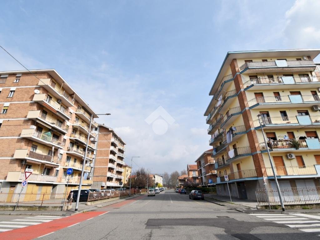 Four-room apartment Via Alcide de Gasperi, Ivrea - photo 3