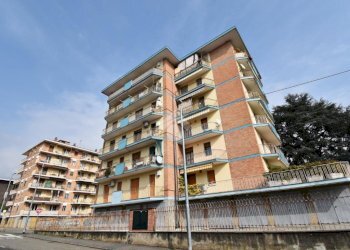 Four-room apartment Via Alcide de Gasperi, Ivrea - photo 1