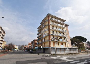 Four-room apartment Via Alcide de Gasperi, Ivrea - photo 4