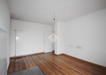 Four-room apartment Via Alcide de Gasperi, Ivrea - photo 7