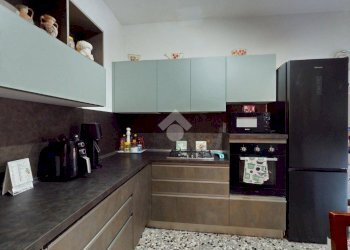 Three-room apartment Via Benedetto Gennari, Cento - photo 2