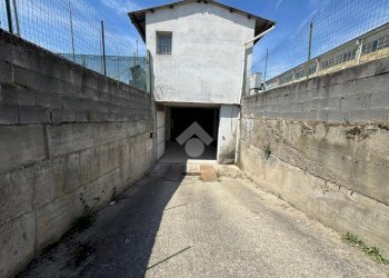Capannone Strada Montebianco, Cameri - foto 1