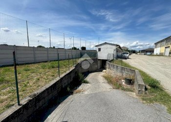 Capannone Strada Montebianco, Cameri - foto 2