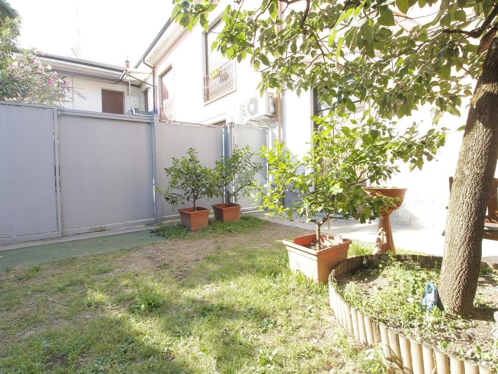 Rustic Via Pastrengo, Cerro Maggiore - photo 1