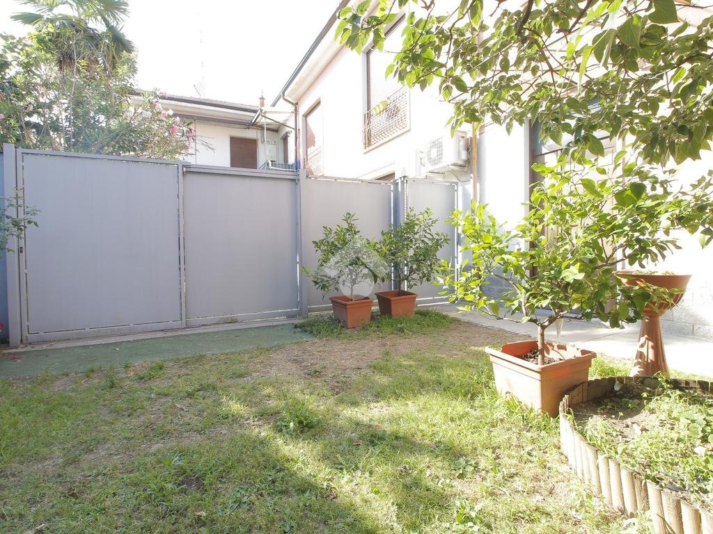 Rustic Via Pastrengo, Cerro Maggiore - photo 2