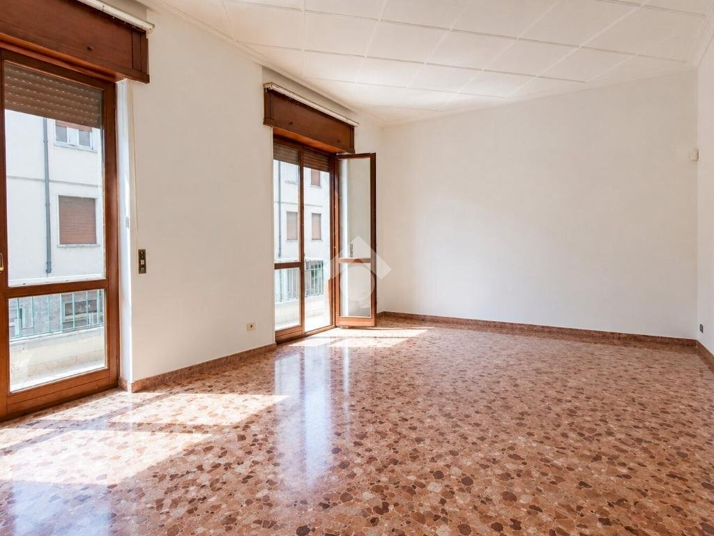 Four-room apartment Via Alessandro Manzoni, Cusano Milanino - photo 1
