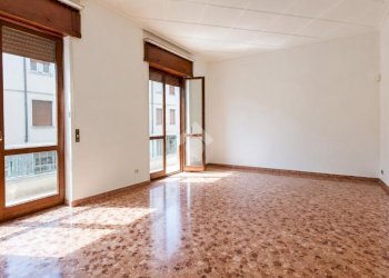 Four-room apartment Via Alessandro Manzoni, Cusano Milanino - photo 1