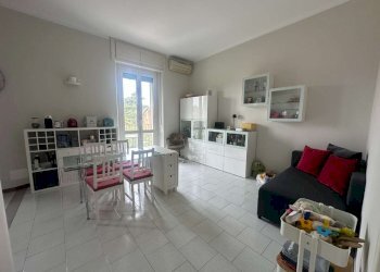 Three-room apartment via DELLE ROSE 26, Milano (neighborhood Lorenteggio) - photo 2
