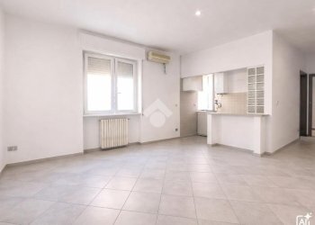 Two-room apartment Via Giovanni Scazzola, Alessandria - photo 1