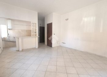Two-room apartment Via Giovanni Scazzola, Alessandria - photo 3