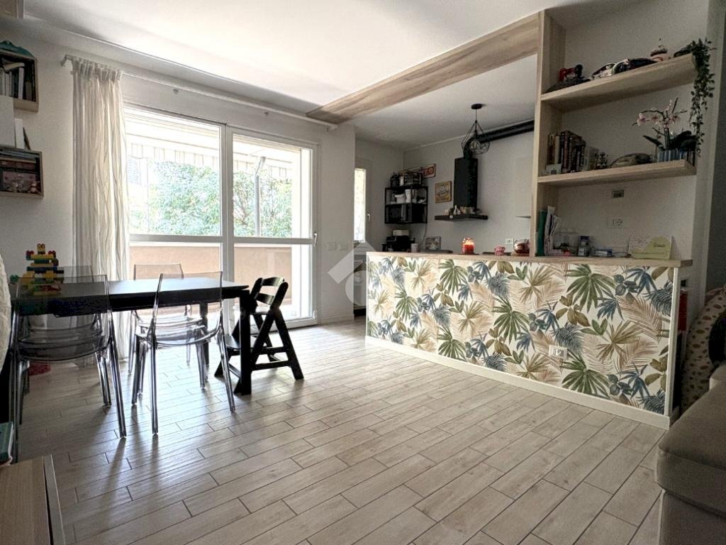 Three-room apartment Via Martiri di Marzabotto, Senago - photo 2