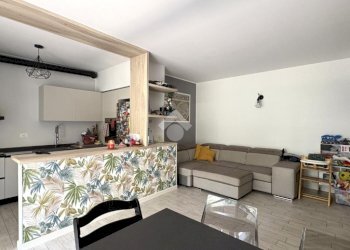 Three-room apartment Via Martiri di Marzabotto, Senago - photo 15