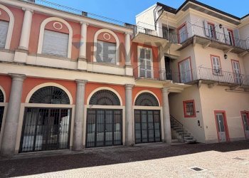 Edificio all\'aperto - Locale Commerciale Corso Camillo Benso di Cavour
17, Novara - foto 9