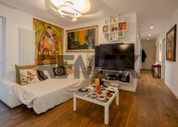 Soggiorno - Three-room apartment Via Mimmo Conenna
 
30, Bari - photo 7