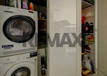 Lavanderia - Three-room apartment Via Mimmo Conenna
 
30, Bari - photo 18