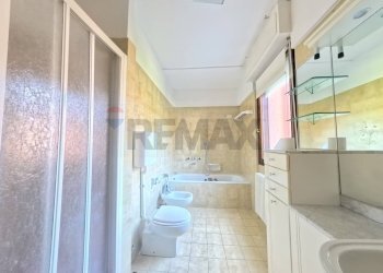 Bagno - Apartment via creva
 
58, Luino - photo 10