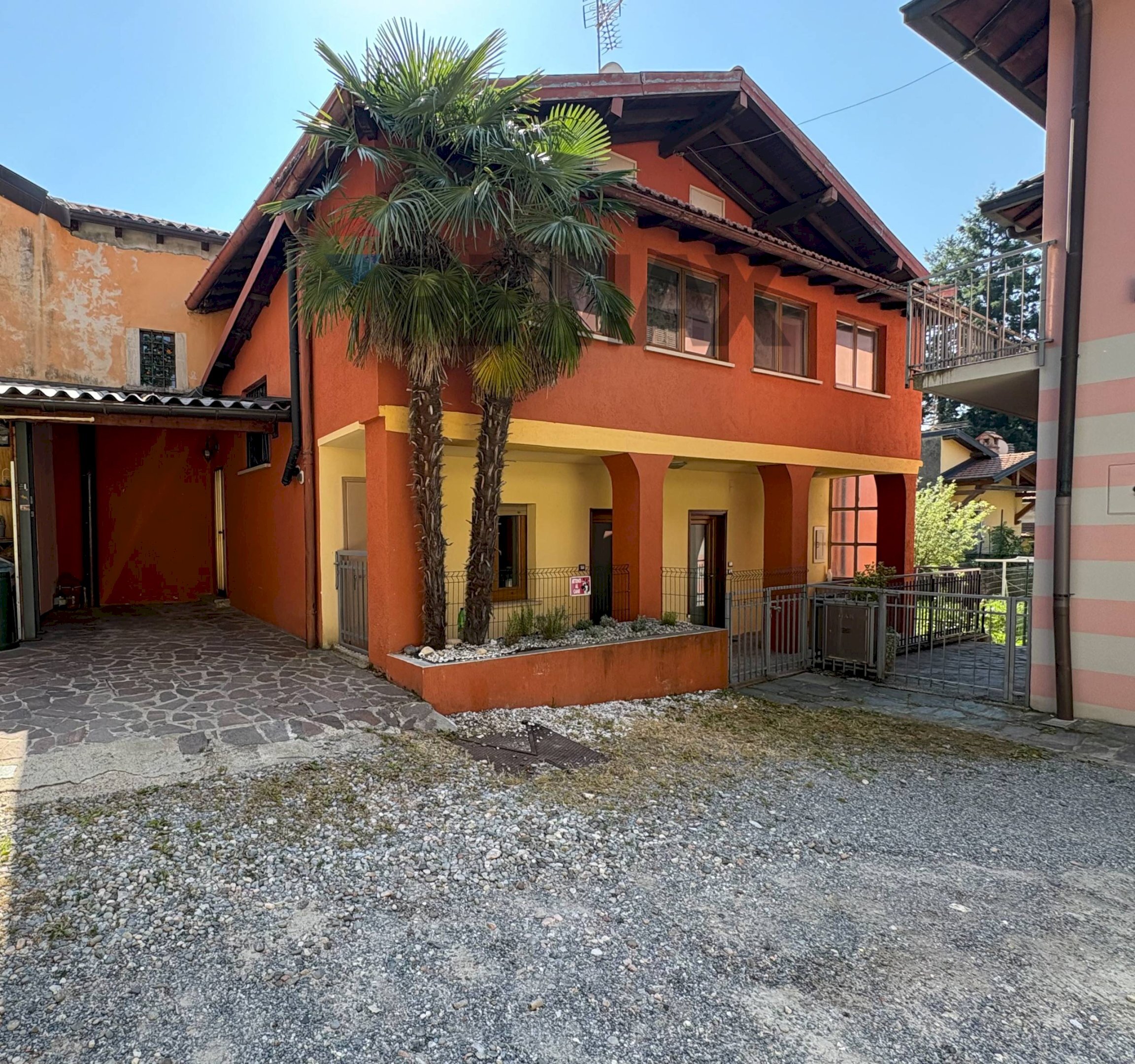 Casa all\'aperto - Casa semi indipendente Vicolo Piatti
 
10, Viggiù - foto 1