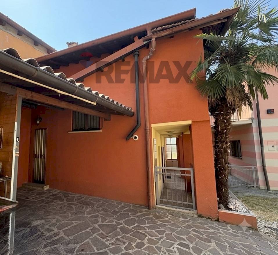 Casa all\'aperto - Casa semi indipendente Vicolo Piatti
10, Viggiù - foto 2