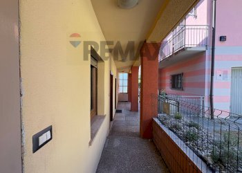 Hall / corridoio - Semi-detached house Vicolo Piatti
 
10, Viggiù - photo 4