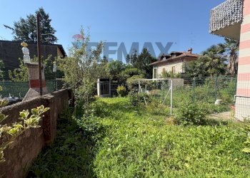 Giardino - Semi-detached house Vicolo Piatti
 
10, Viggiù - photo 6