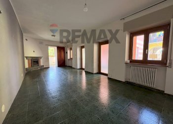 Stanza vuota - Semi-detached house Vicolo Piatti
 
10, Viggiù - photo 7