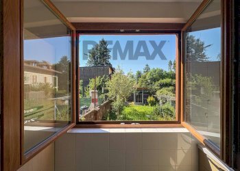 Balcone - Semi-detached house Vicolo Piatti
 
10, Viggiù - photo 12
