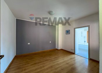 Stanza vuota - Semi-detached house Vicolo Piatti
 
10, Viggiù - photo 17