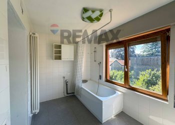 Bagno - Semi-detached house Vicolo Piatti
 
10, Viggiù - photo 19