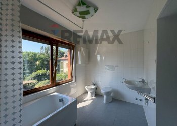 Bagno - Semi-detached house Vicolo Piatti
 
10, Viggiù - photo 20