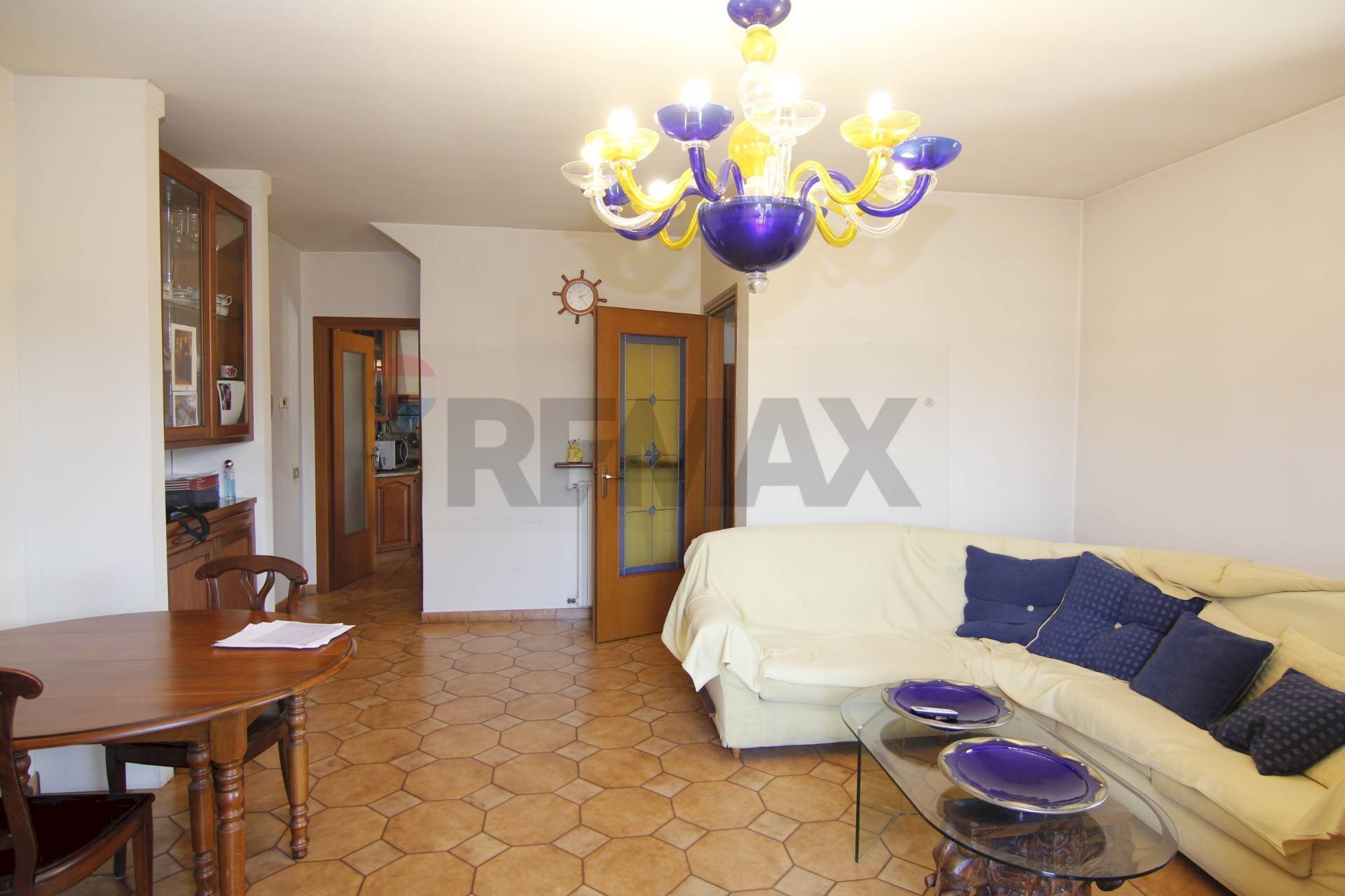 Sala da pranzo - Villa Via Nino Bixio
 
28, Orino - photo 3