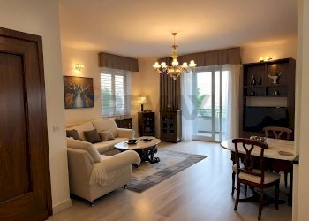 Sala da pranzo - Villa Via Nino Bixio
 
28, Orino - photo 6