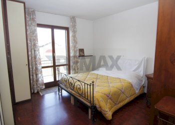 Camera / camera da letto - Villa Via Nino Bixio
 
28, Orino - photo 10