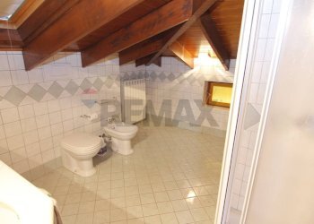 Bagno - Villa Via Nino Bixio
 
28, Orino - photo 14