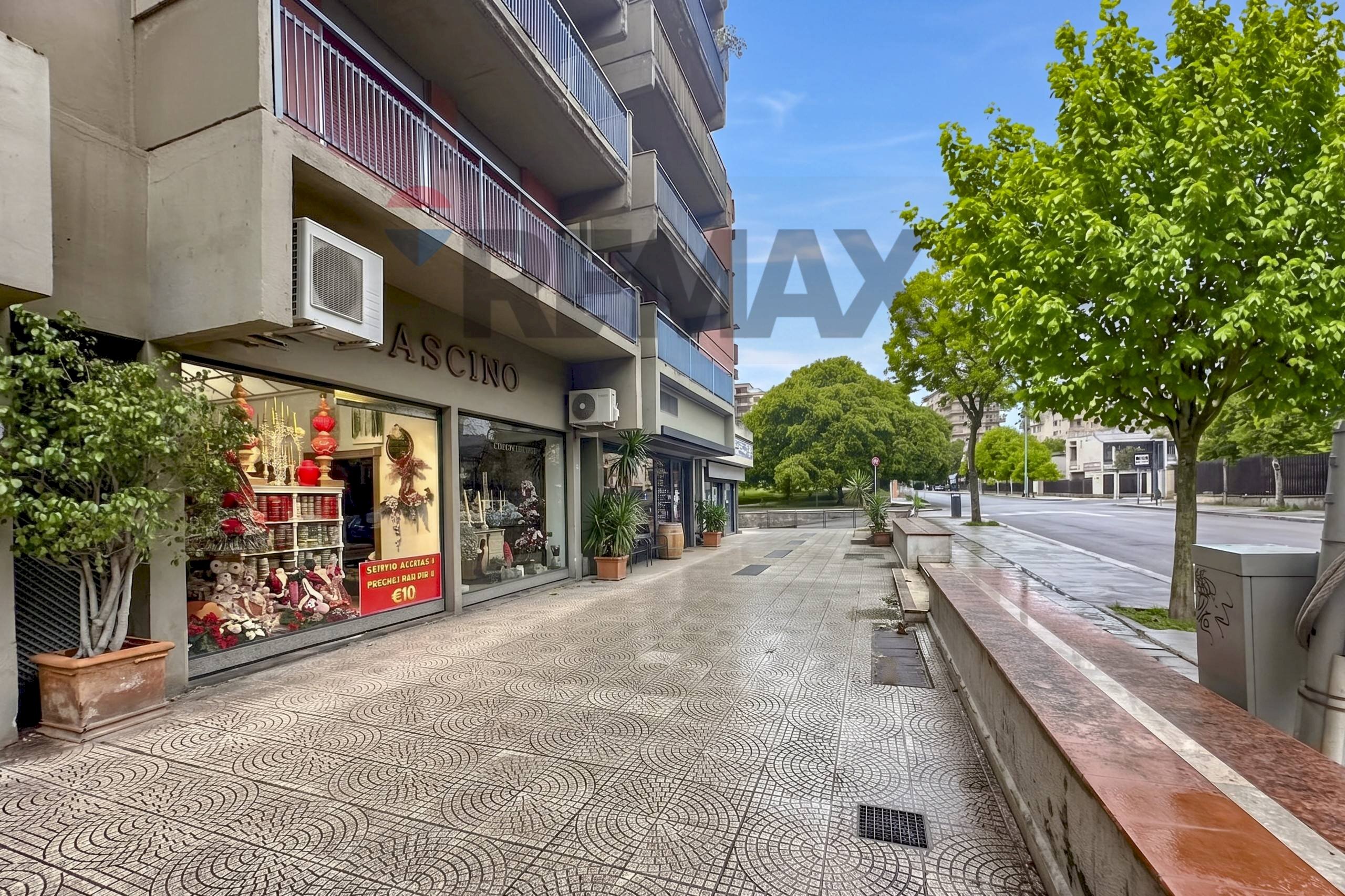 Edificio all\'aperto - Locale Commerciale Viale Strasburgo
 
44, Palermo - foto 1