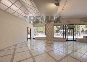 Ricezione / Lobby - Commercial Premises Viale Strasburgo
44, Palermo - photo 2