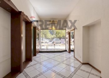 Ricezione / Lobby - Commercial Premises Viale Strasburgo
44, Palermo - photo 4