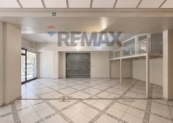 Ricezione / Lobby - Commercial Premises Viale Strasburgo
44, Palermo - photo 8
