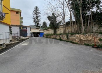 Edificio all\'aperto - Commercial Activity Corso Calatafimi
 
899, Palermo - photo 2