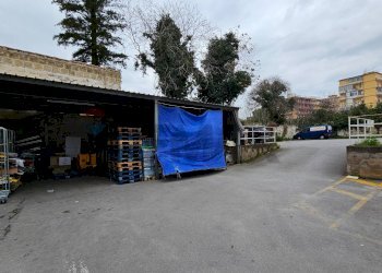 Edificio all\'aperto - Commercial Activity Corso Calatafimi
 
899, Palermo - photo 4