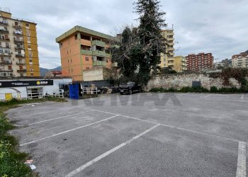 Edificio all\'aperto - Commercial Activity Corso Calatafimi
 
899, Palermo - photo 7