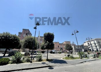 Edificio all\'aperto - Trilocale PIAZZA DELLA REPUBBLICA
 
32, Sant'Antimo - foto 11