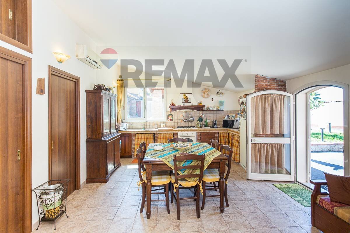 Sala da pranzo - Casa semi indipendente Via Olanda
 
59, Belpasso - foto 3