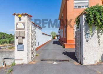 Edificio all\'aperto - Casa semi indipendente Via Olanda
 
59, Belpasso - foto 37