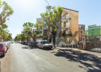 Edificio all\'aperto - Trilocale Via Luigi Pirandello
 
17, Catania - foto 29