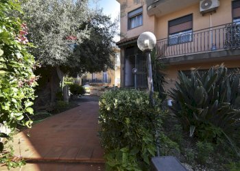 Edificio all\'aperto - Quadrilocale Via Dei Vigneri
 
19, Misterbianco - foto 2