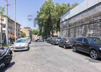 Edificio all\'aperto - Quadrilocale Via Carlo Pisacane
 
3, Catania - foto 30